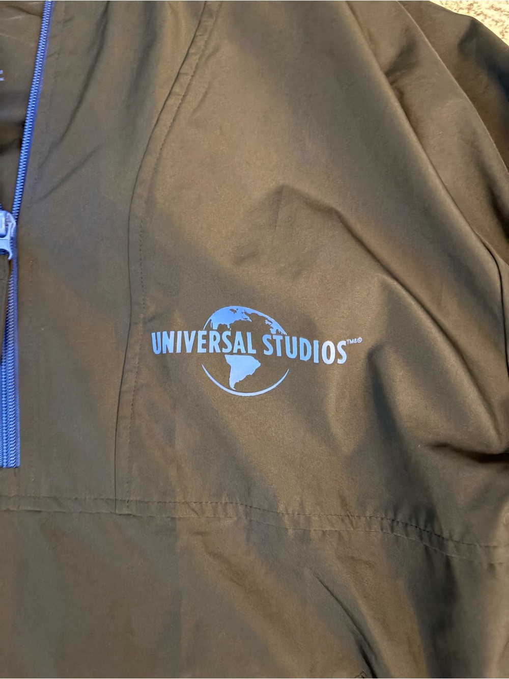 Universal Studios Men's Black Shorts Jacket with Blue Logo
0120